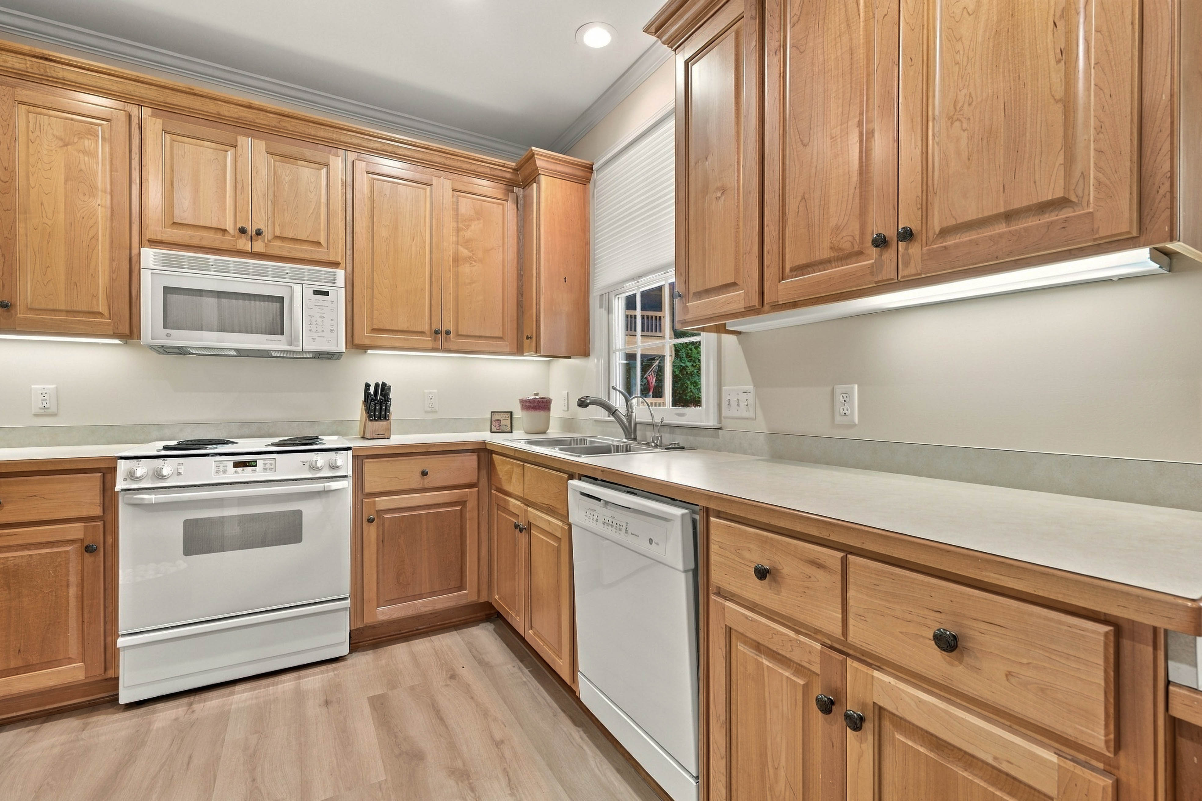 108 Mayfair Court image 16
